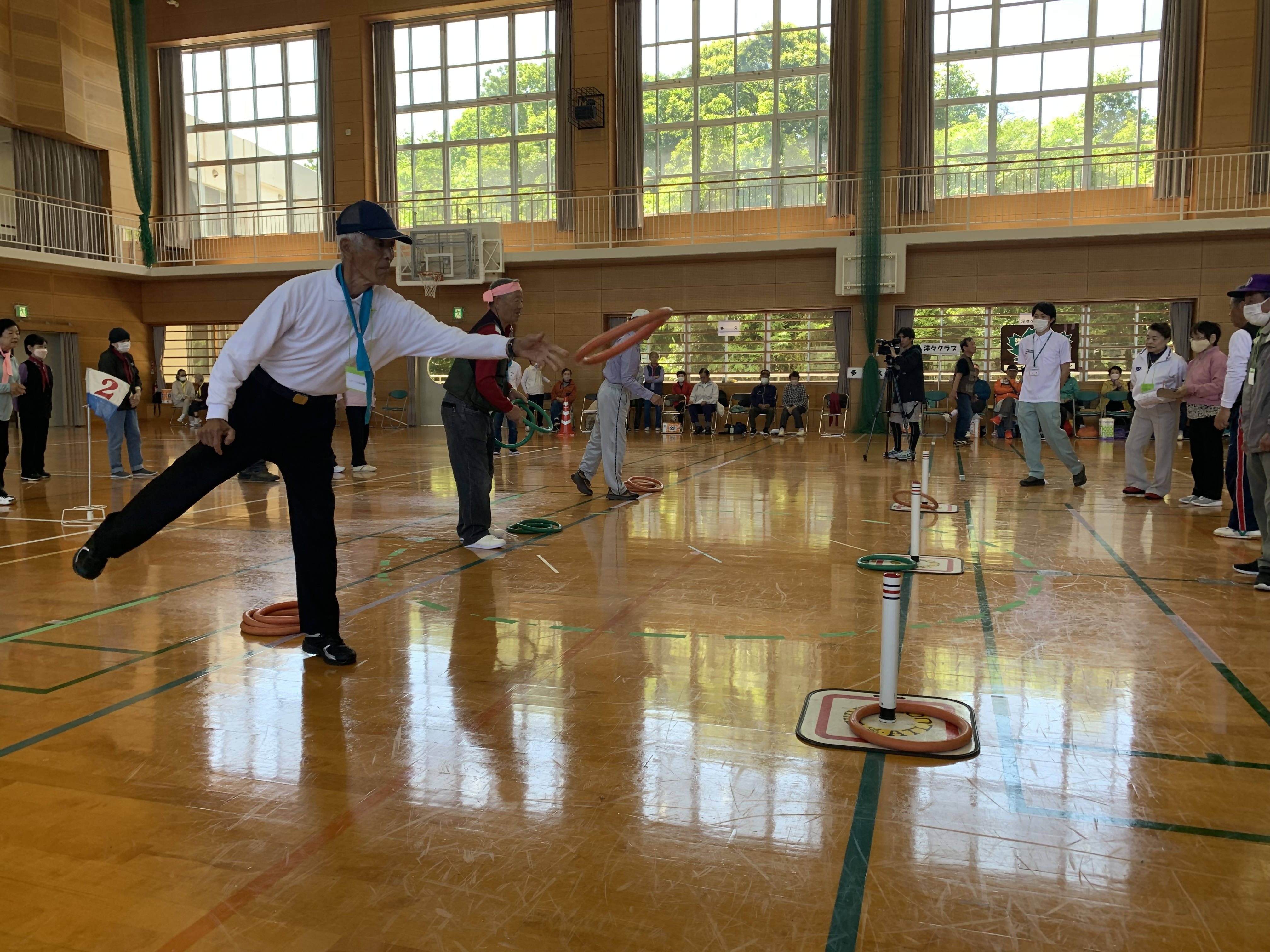 輪投げをしている様子