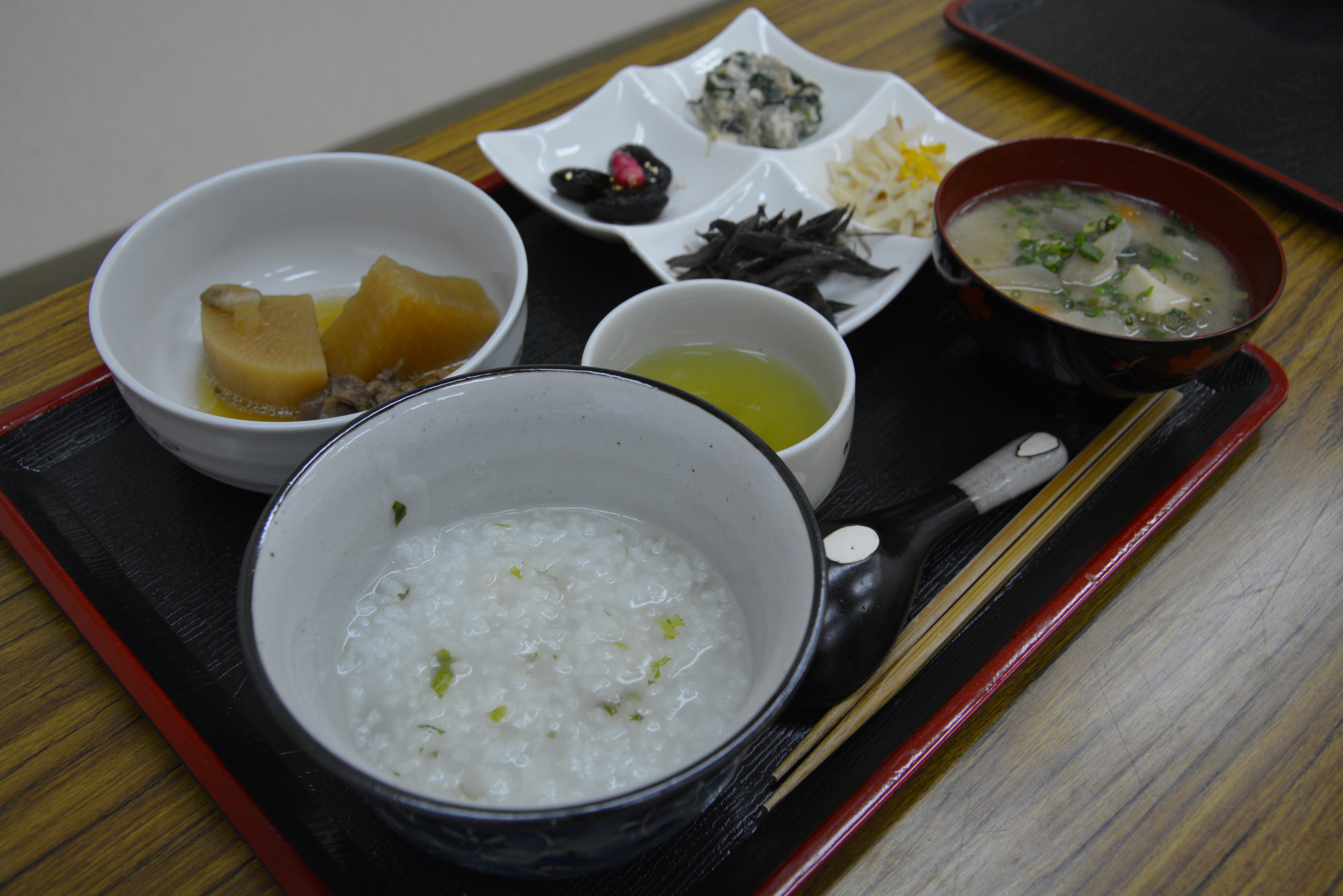 来場者にふるまわれた女山大根料理