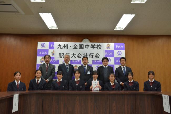 全国大会４年連続出場を決めた東原庠舎中央校女子駅伝チームのみなさん