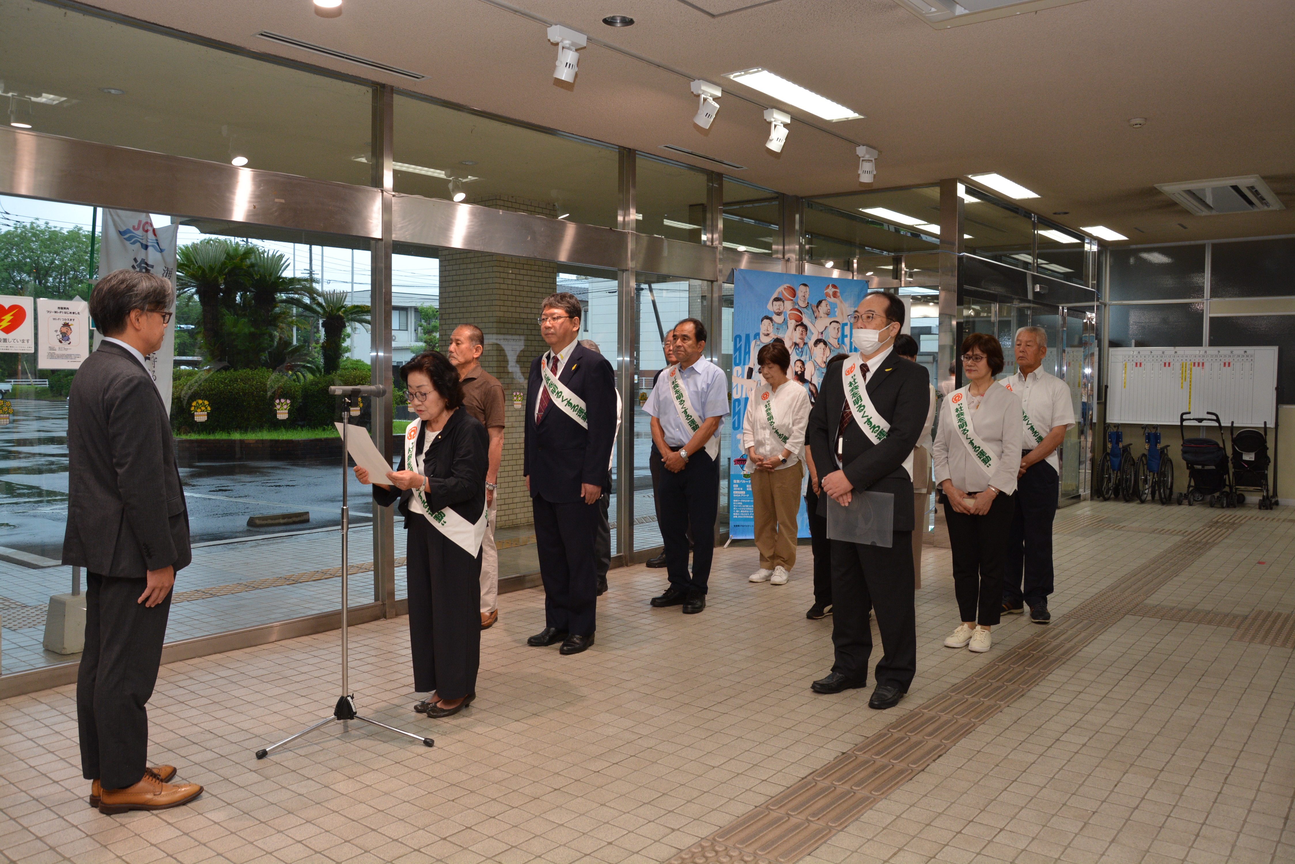 社会を明るくする運動　写真（メッセージ伝達のようす）