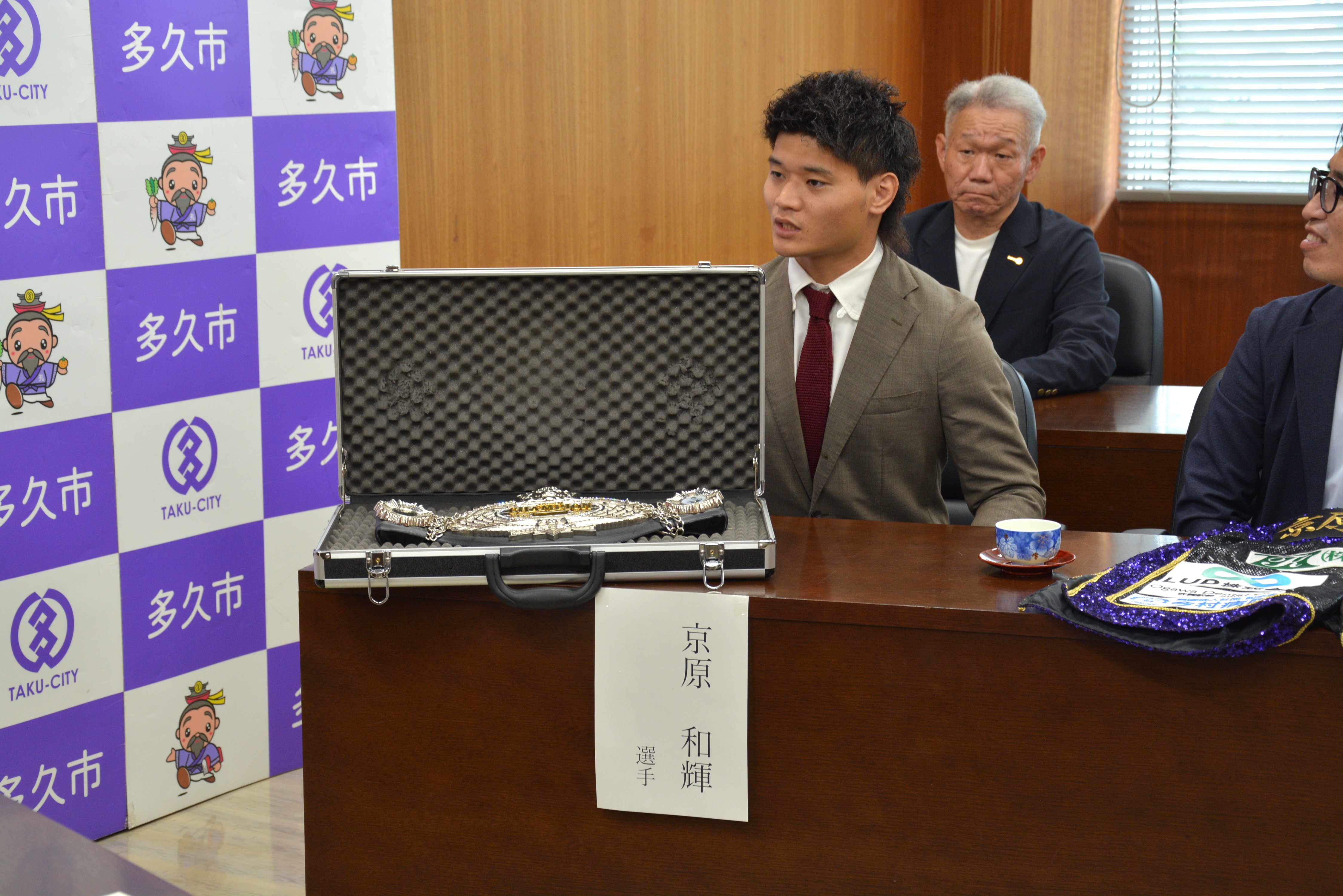 今後の目標を語る京原選手（左から1人目）
